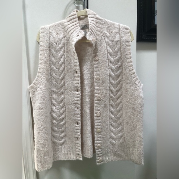 L.L. Bean Sweaters - Wool Blend Woman’s Vest Excellent Condition
